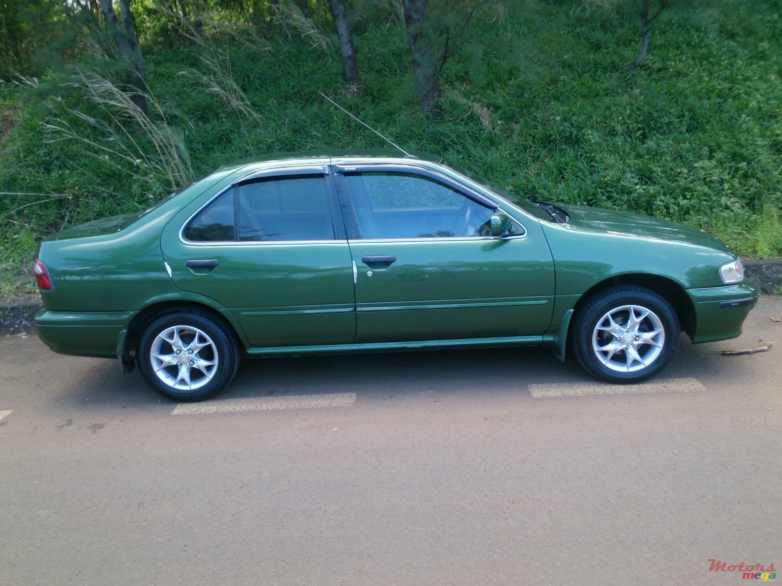 1999' Nissan B14 photo #1