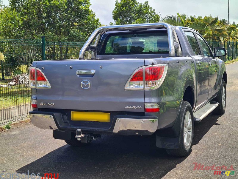 2015' Mazda BT-50 3.2 4x4 photo #4