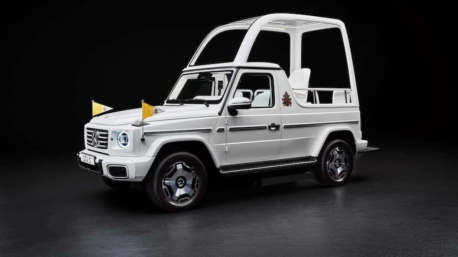 Le Mercedes Classe G du pape a perdu ses soupapes !