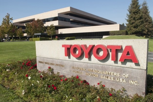 Toyota Hangs on to Title of World's Largest Automaker for First Half of 2013
