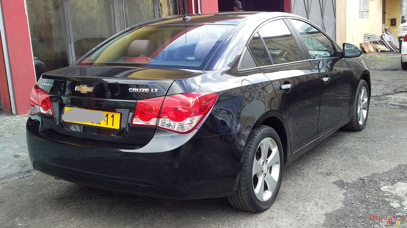 2011' Chevrolet Cruze photo #5