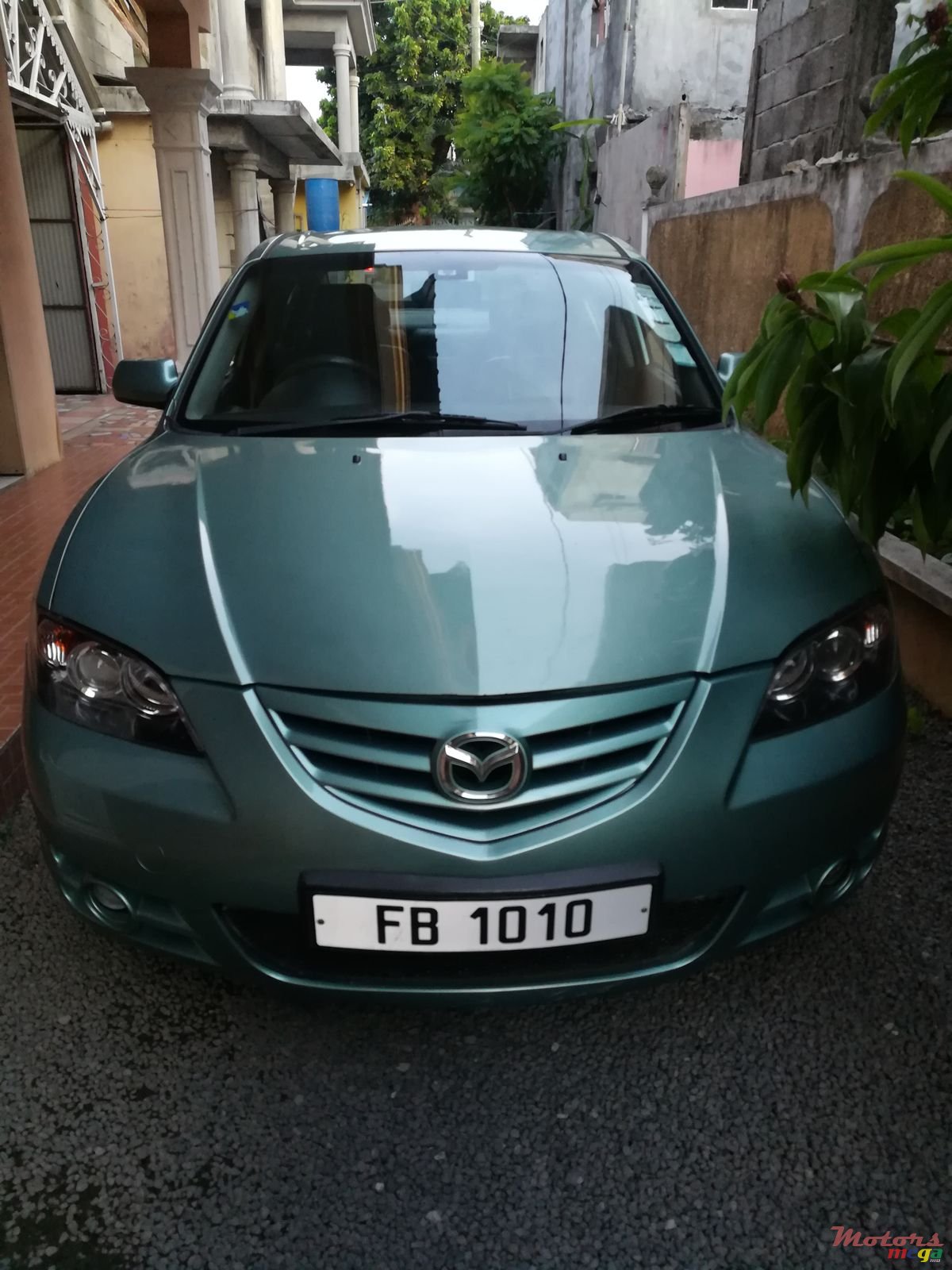 2004' Mazda 3 photo #2