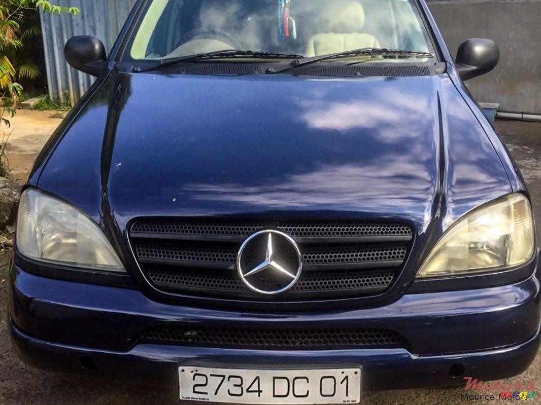 2001' Mercedes-Benz ML 270 photo #2