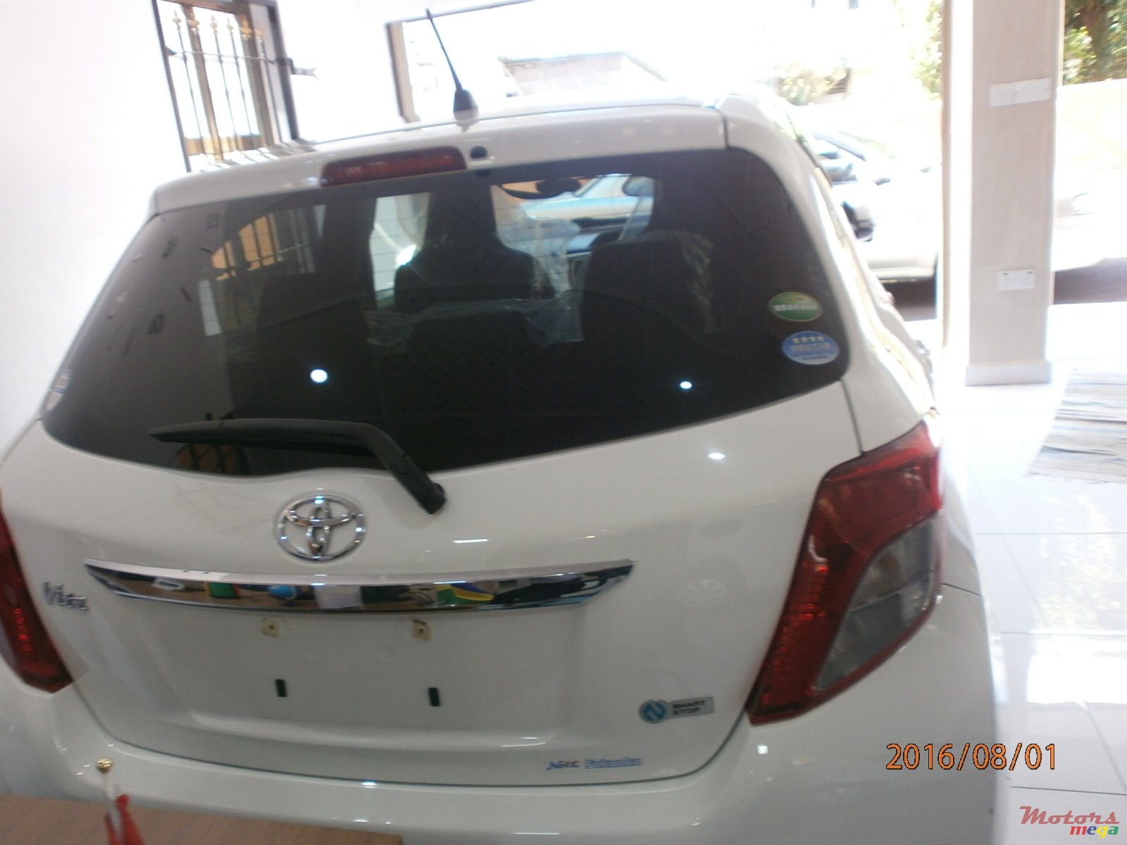 2013' Toyota Vitz photo #2