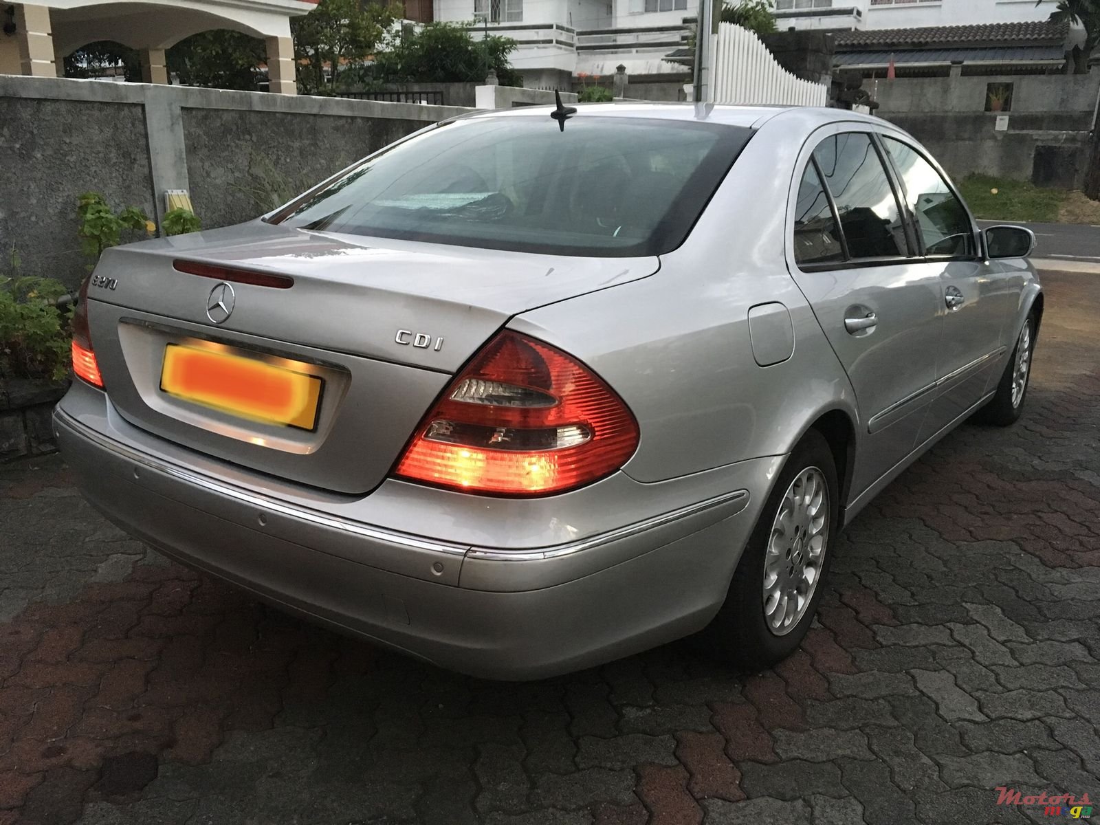 2004' Mercedes-Benz E-Class photo #6