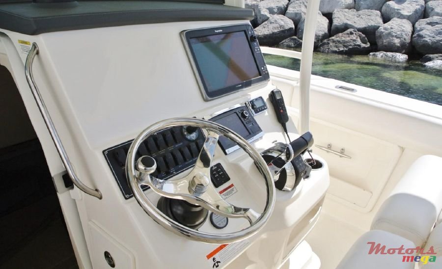 2015' Boston Whaler photo #4
