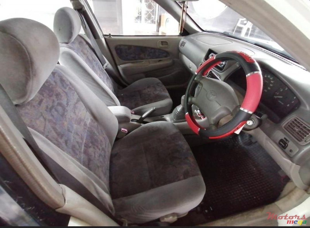 1999' Toyota Corolla Manual photo #1