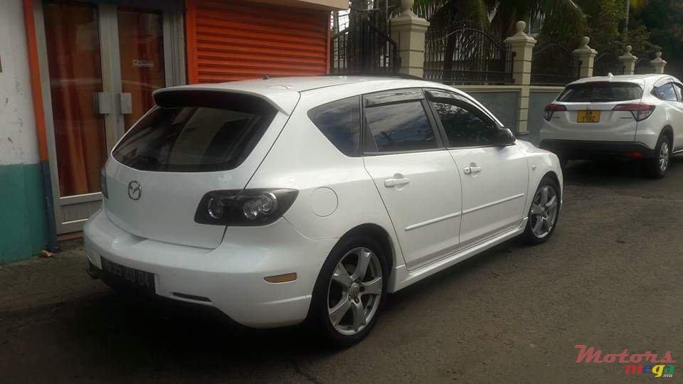 2004' Mazda photo #4