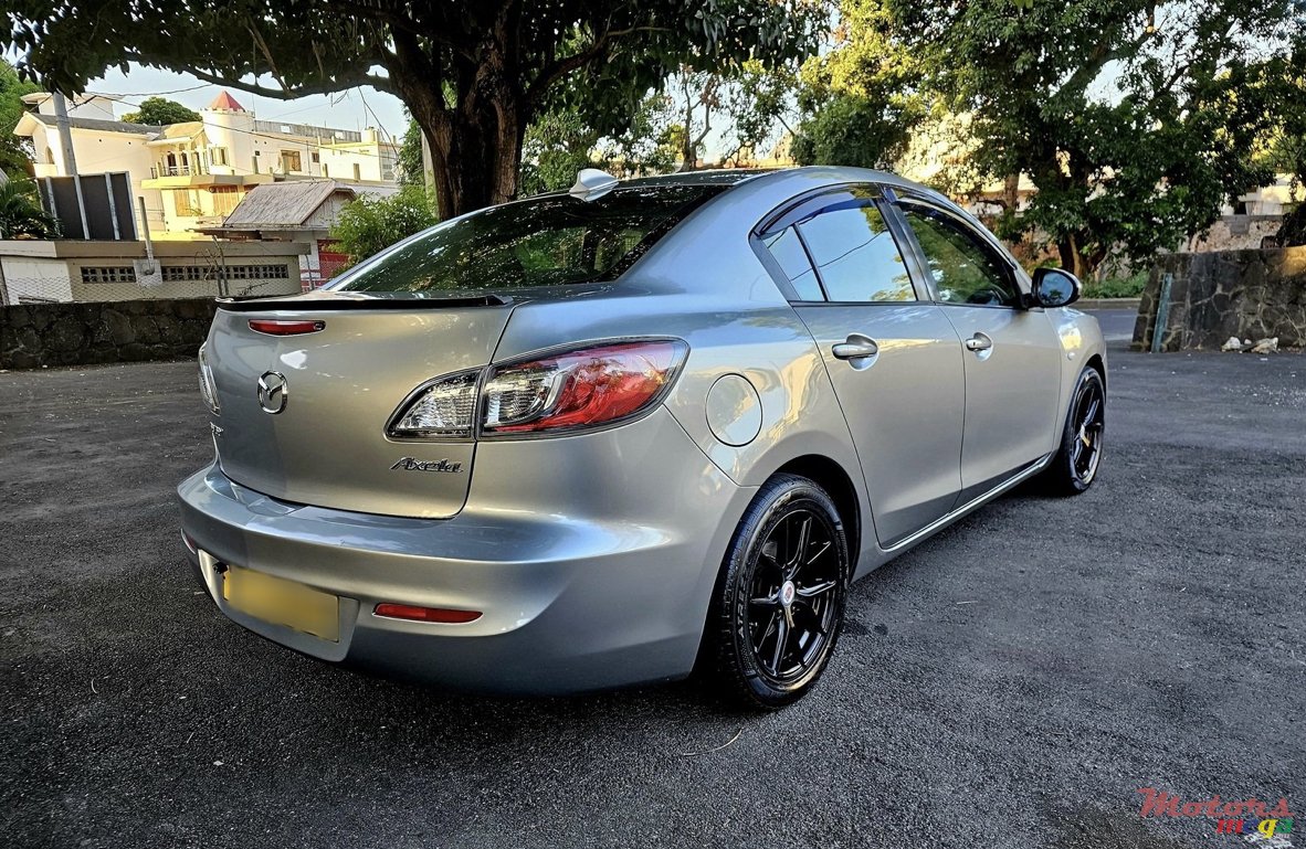 2009' Mazda Axela photo #2