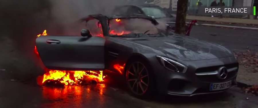Voitures brûlées à Paris : pas que des Porsche...