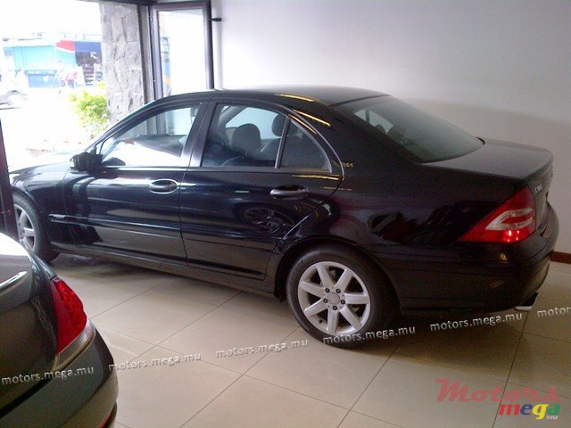 2005' Mercedes-Benz C180 photo #3