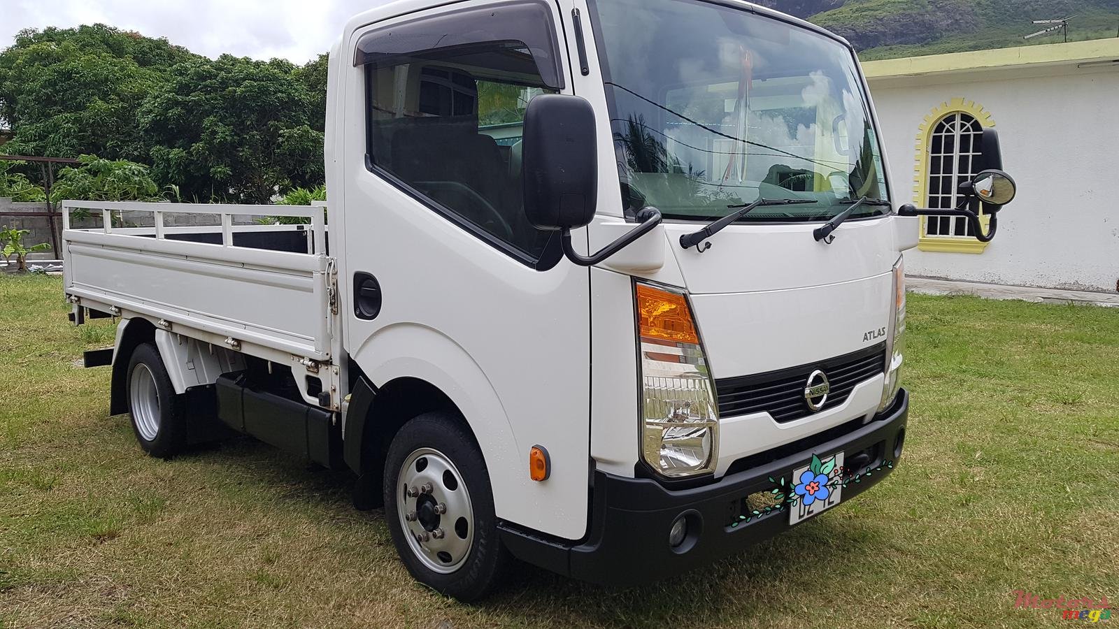 2012' Nissan ATLAS photo #1