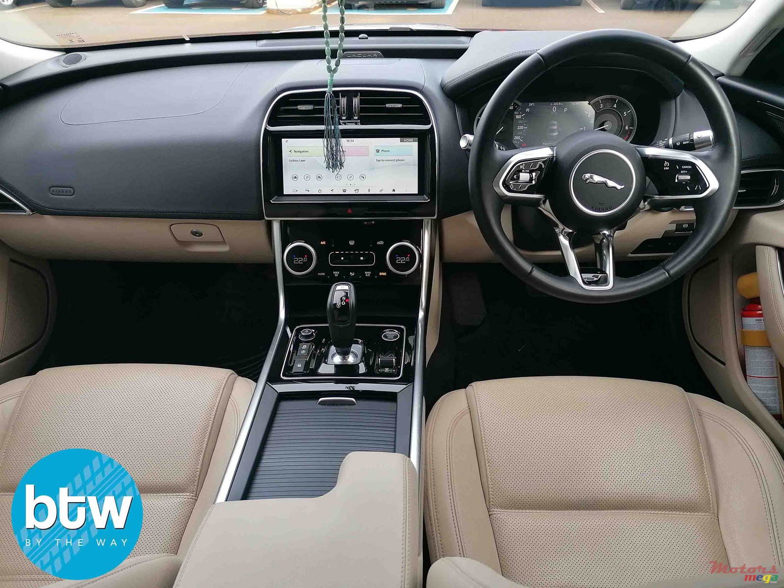 2020' Jaguar XF photo #6