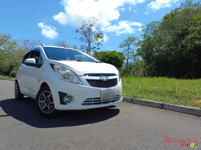 2011' Chevrolet Spark photo #2