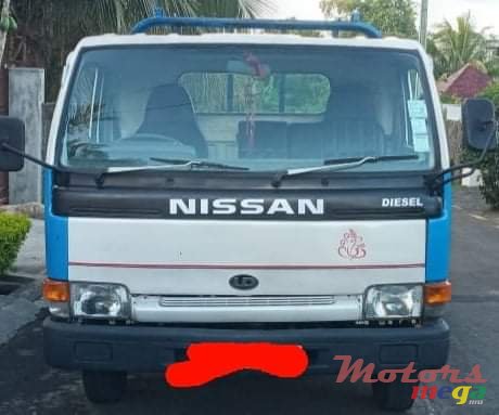 2003' Nissan photo #1