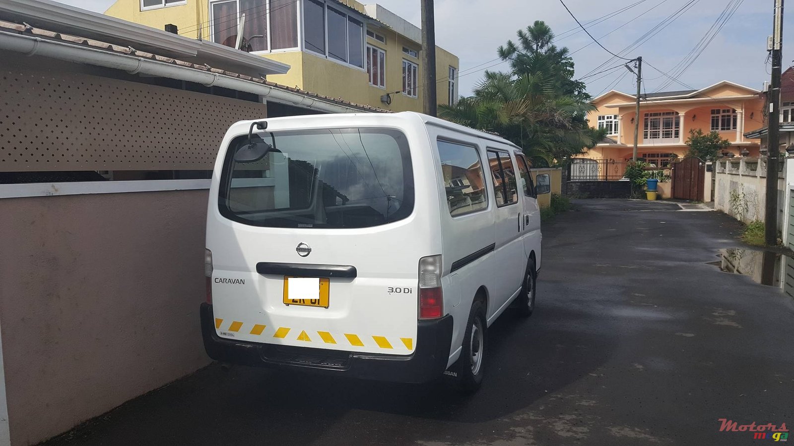 2001' Nissan Caravan Goods Vehicle photo #2