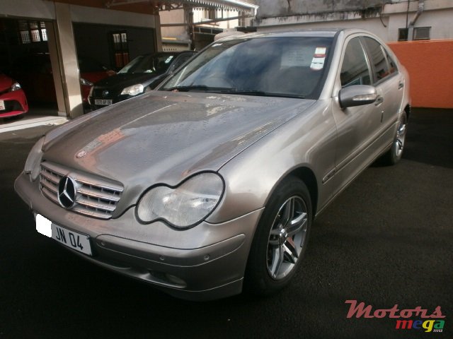 2004' Mercedes-Benz C180 Kompressor photo #1
