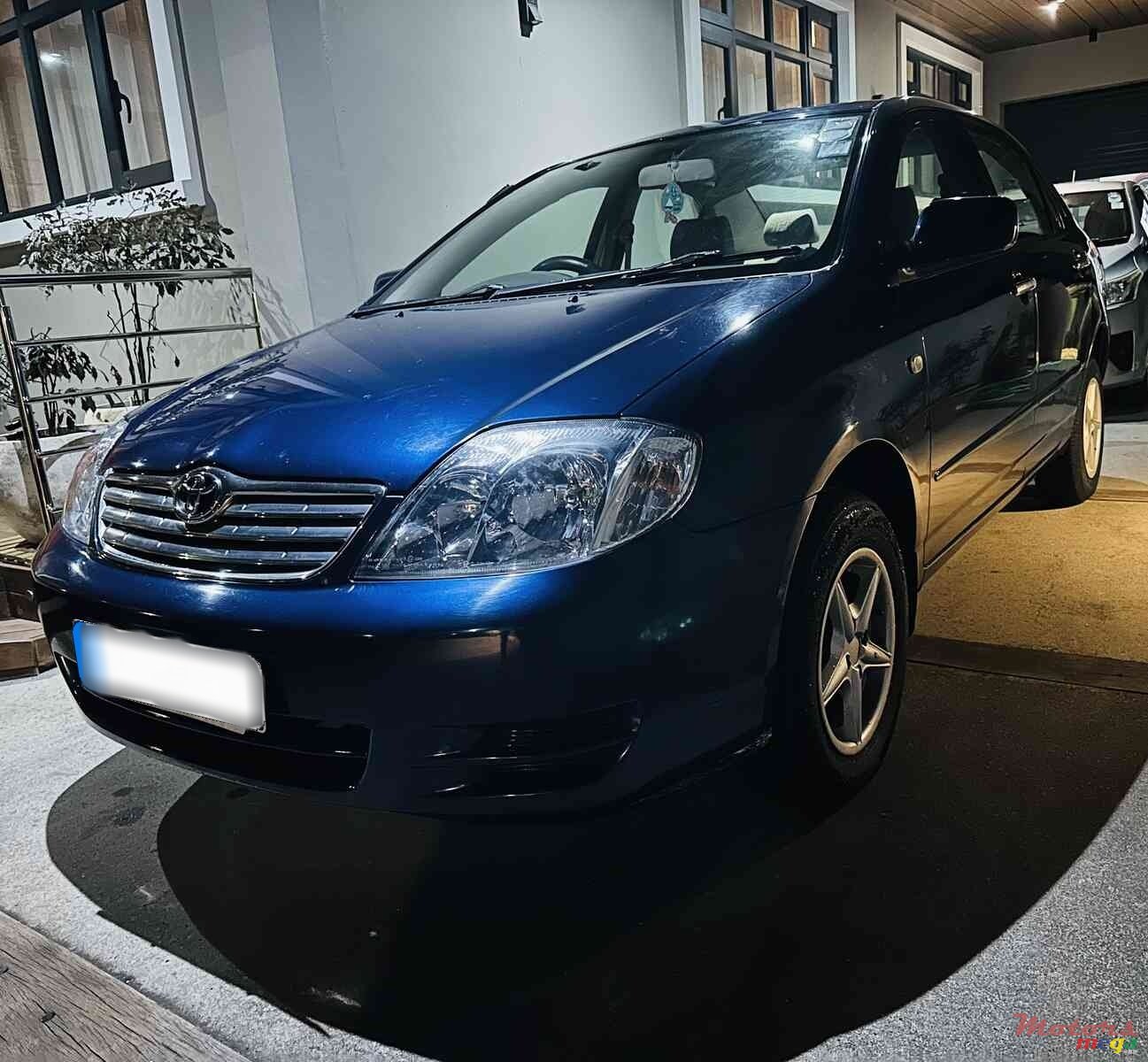 2004' Toyota Corolla photo #1