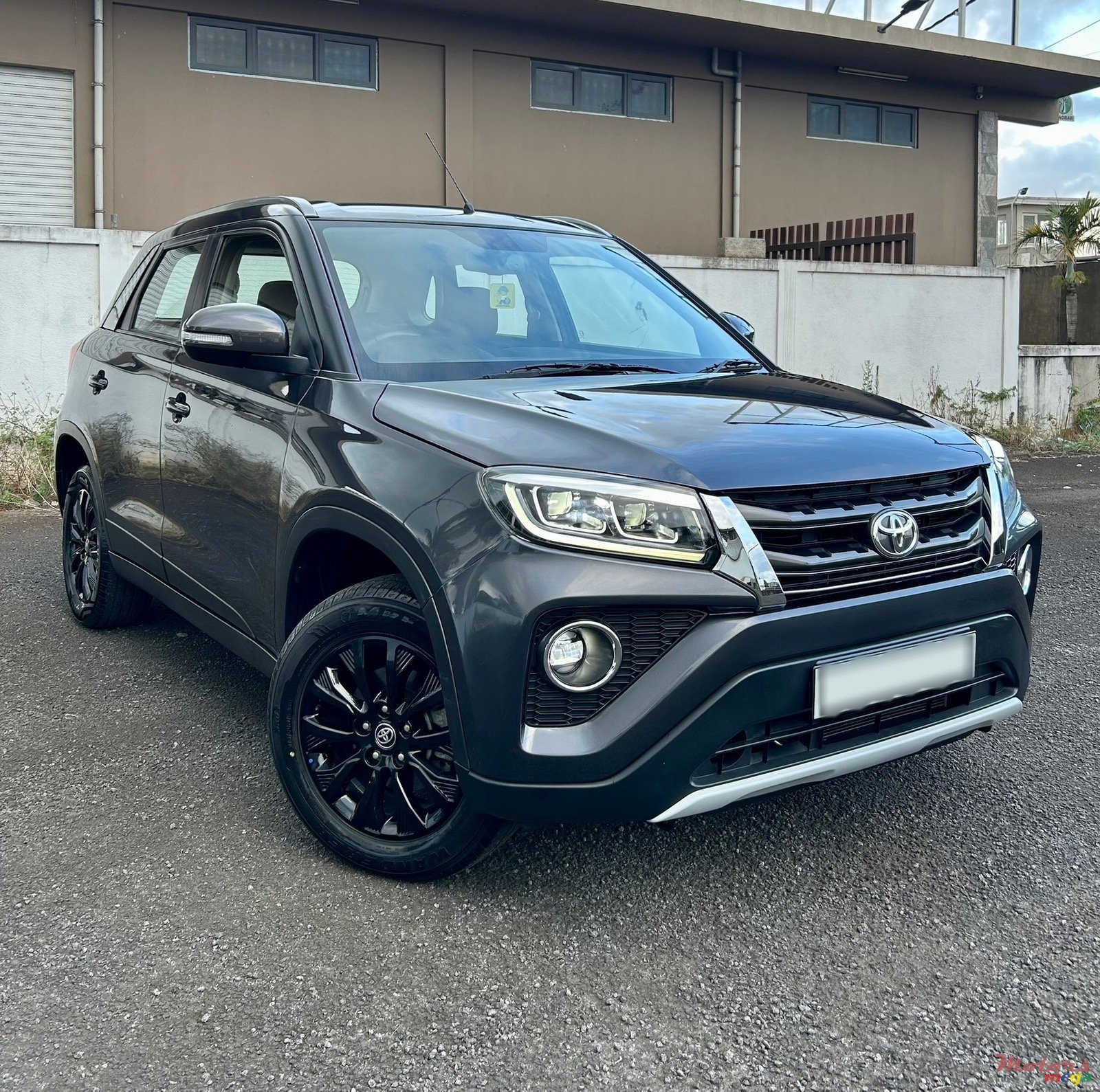 2021' Toyota Urban Cruiser photo #1