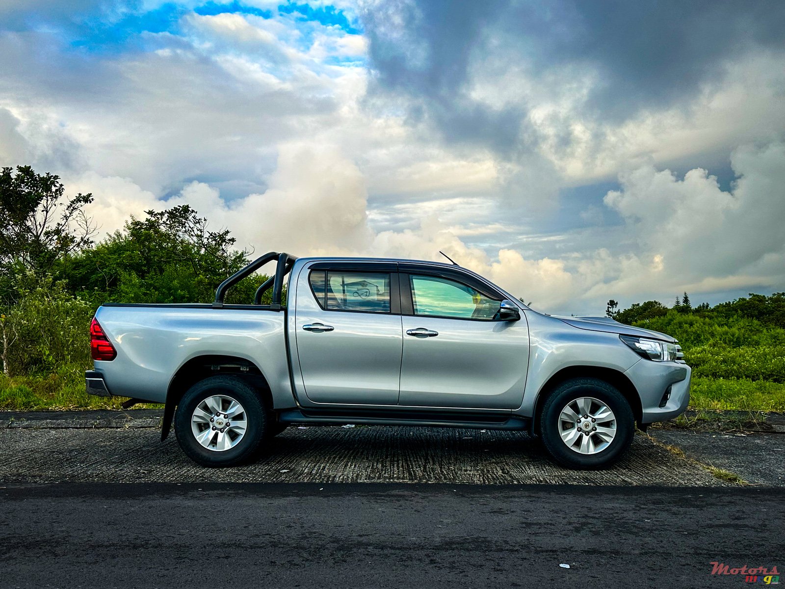 2017' Toyota Hilux photo #4
