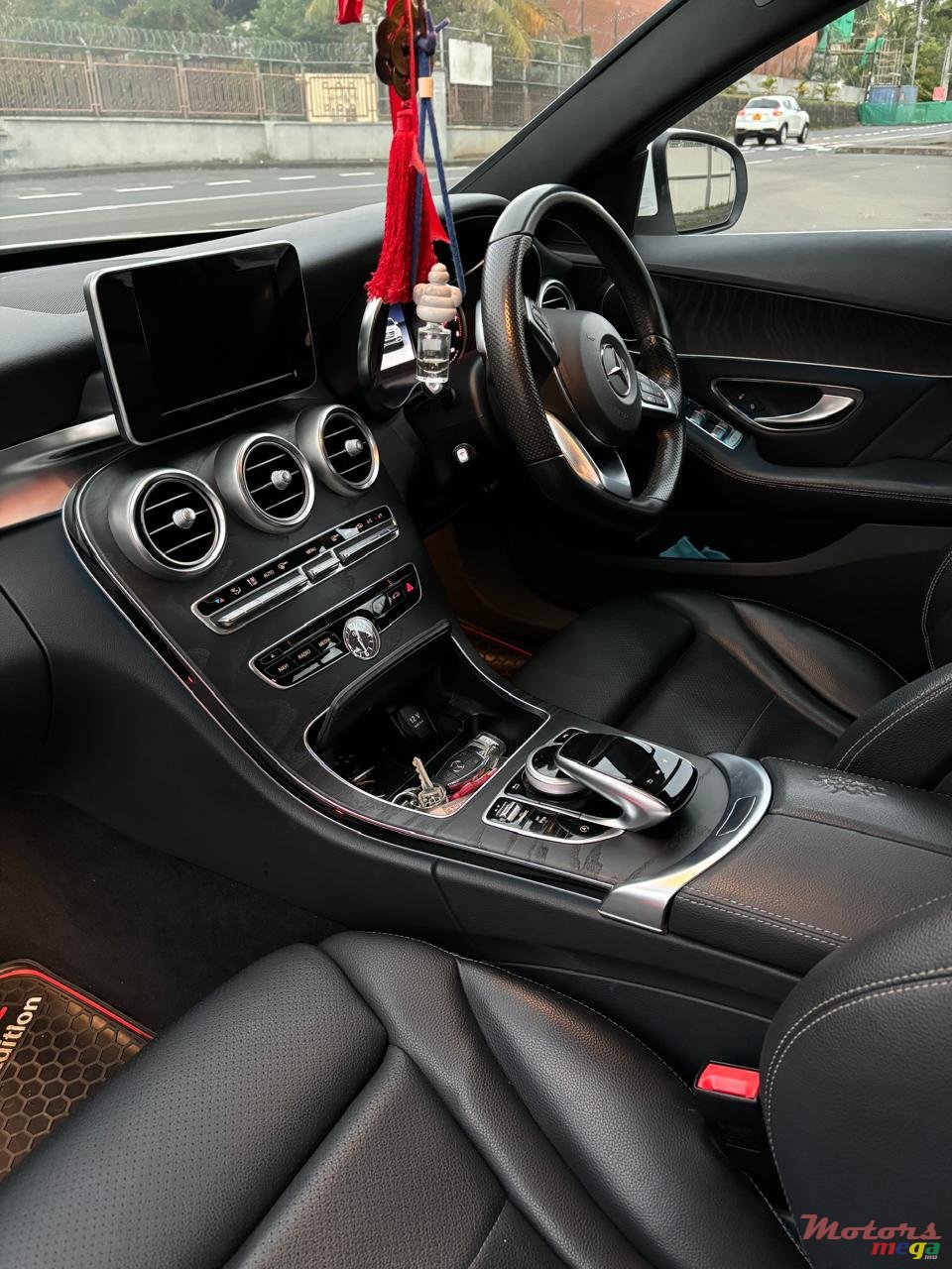 2017' Mercedes-Benz C 180 AMG SPORT photo #4