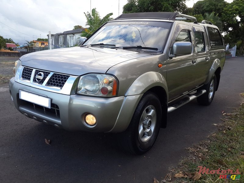 2006' Nissan Harbody Predator (4x4) photo #2