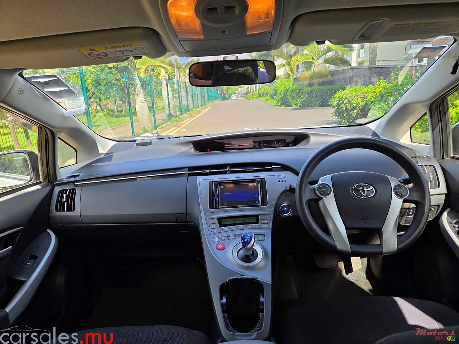 2013' Toyota Prius 1.8 Hybrid photo #6