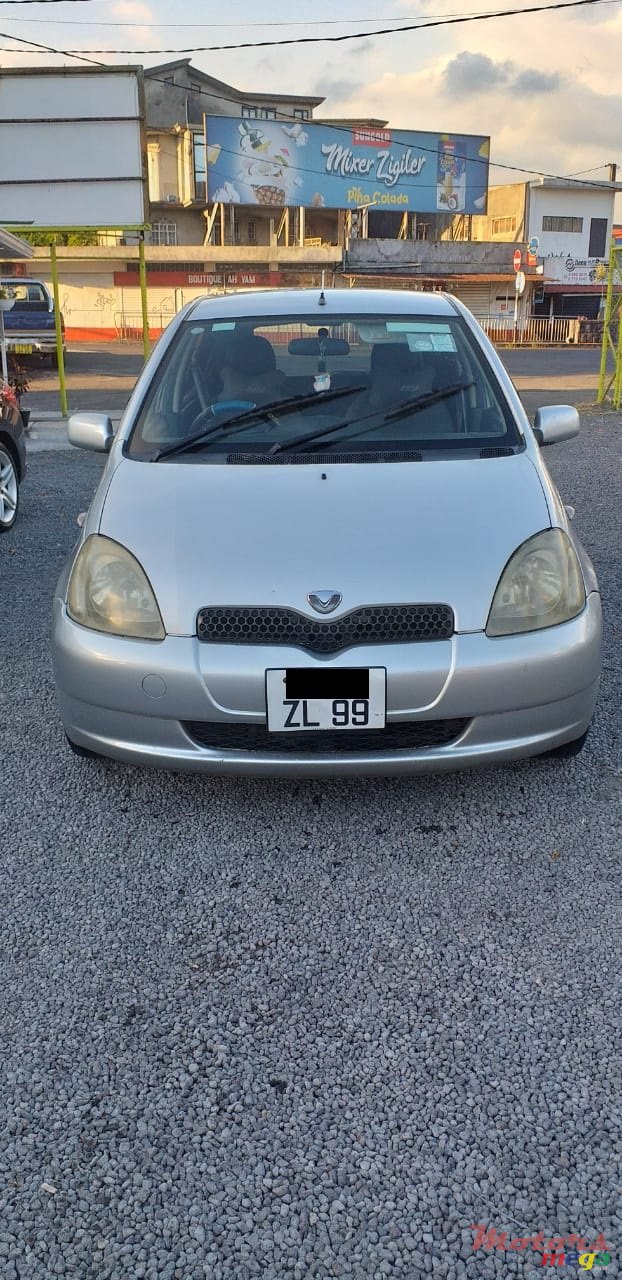 1999' Toyota Vitz photo #3