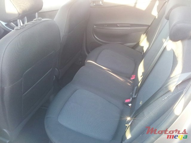 2014' Hyundai i20 photo #5