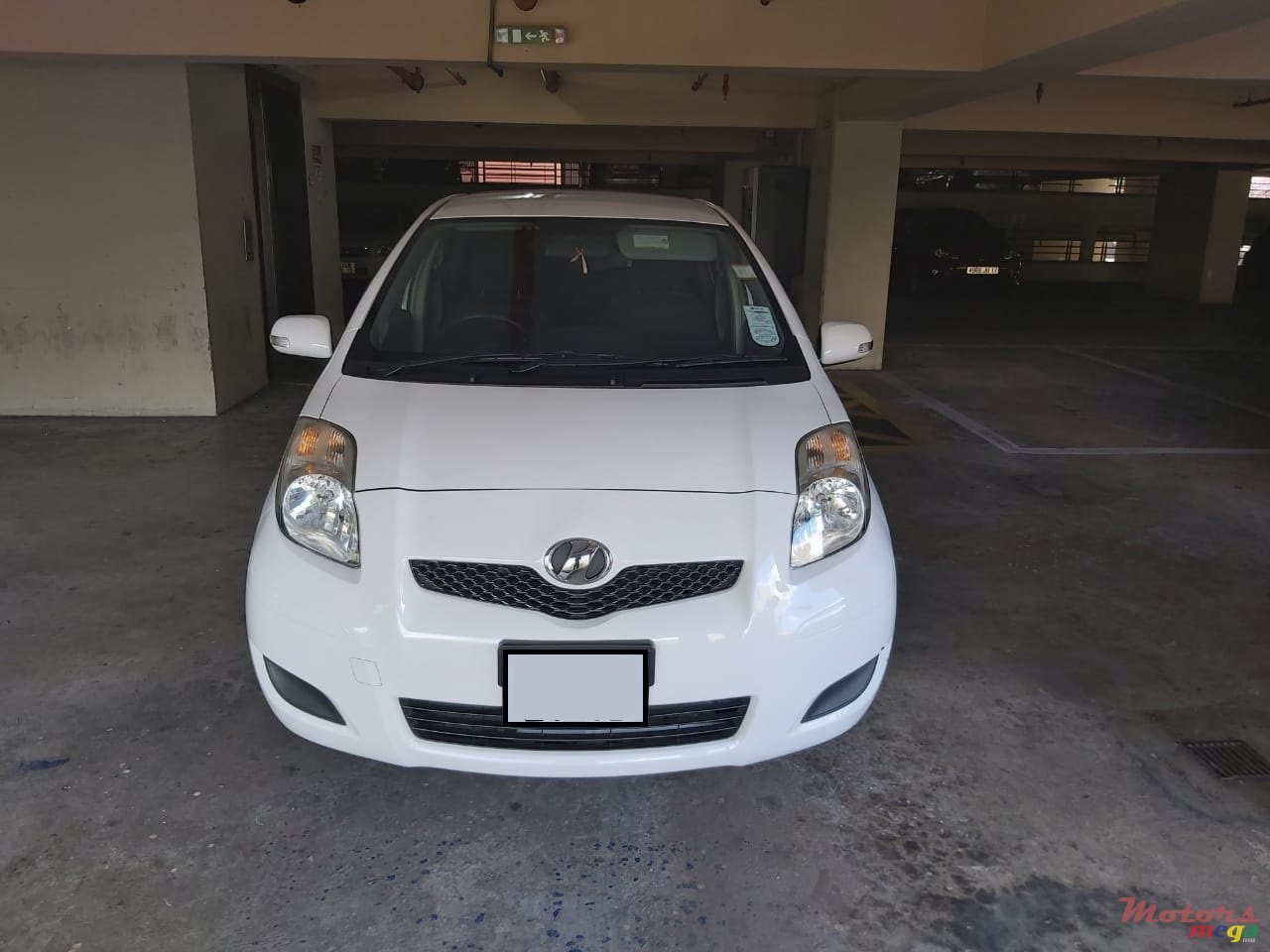 2010' Toyota Vitz photo #4