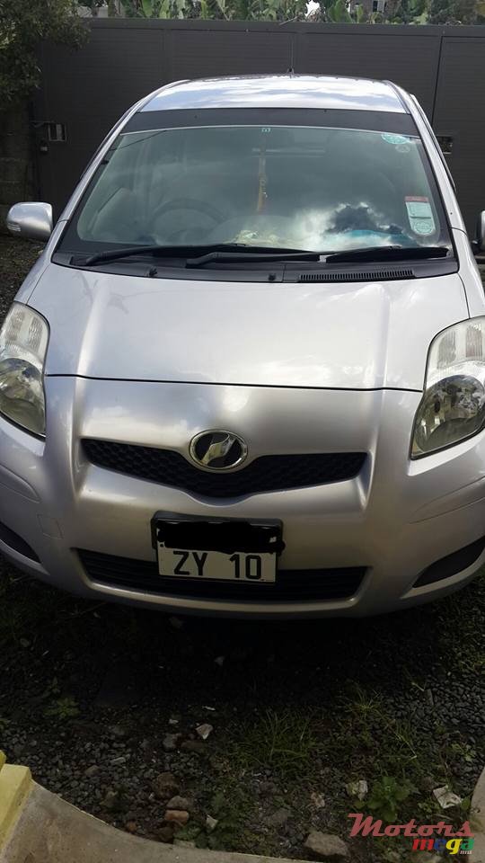 2010' Toyota Vitz photo #4