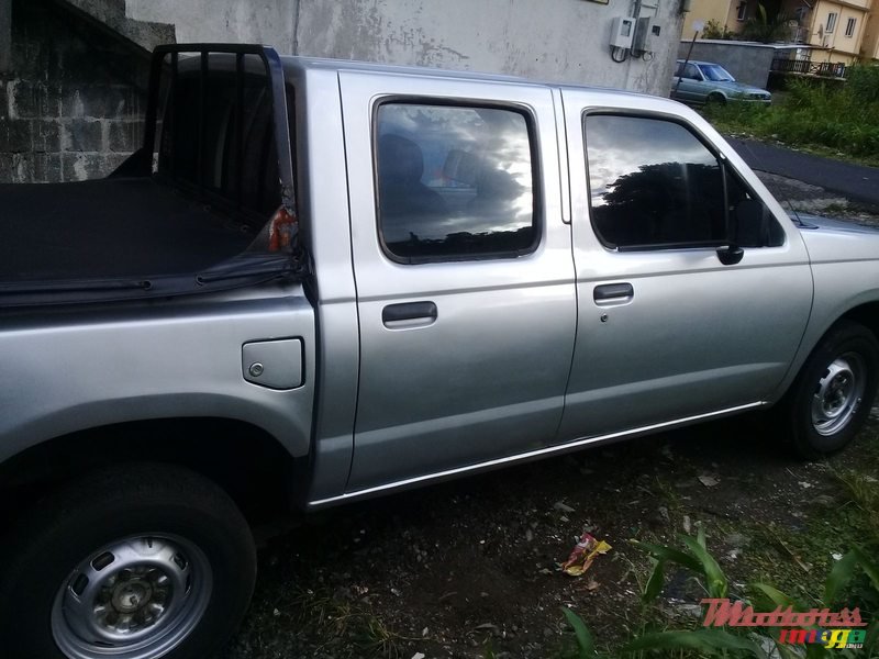 1998' Nissan photo #2