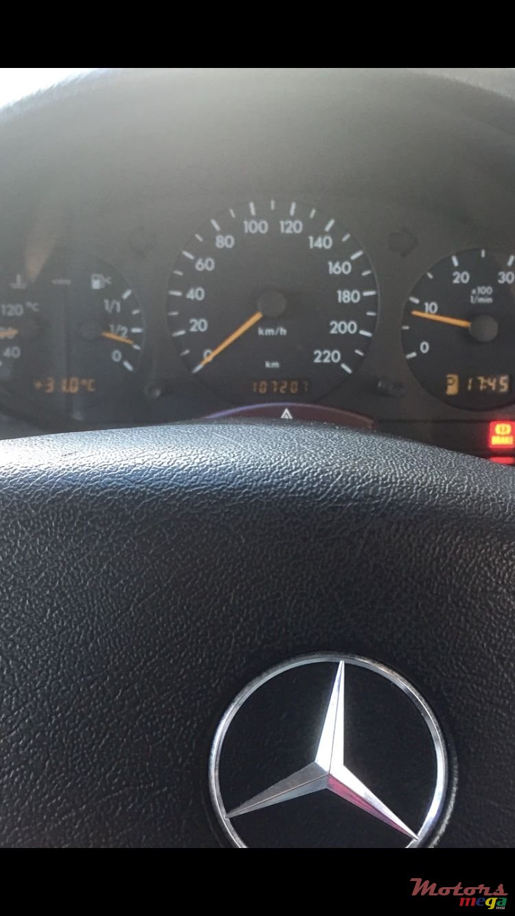 2001' Mercedes-Benz ML 270 photo #6