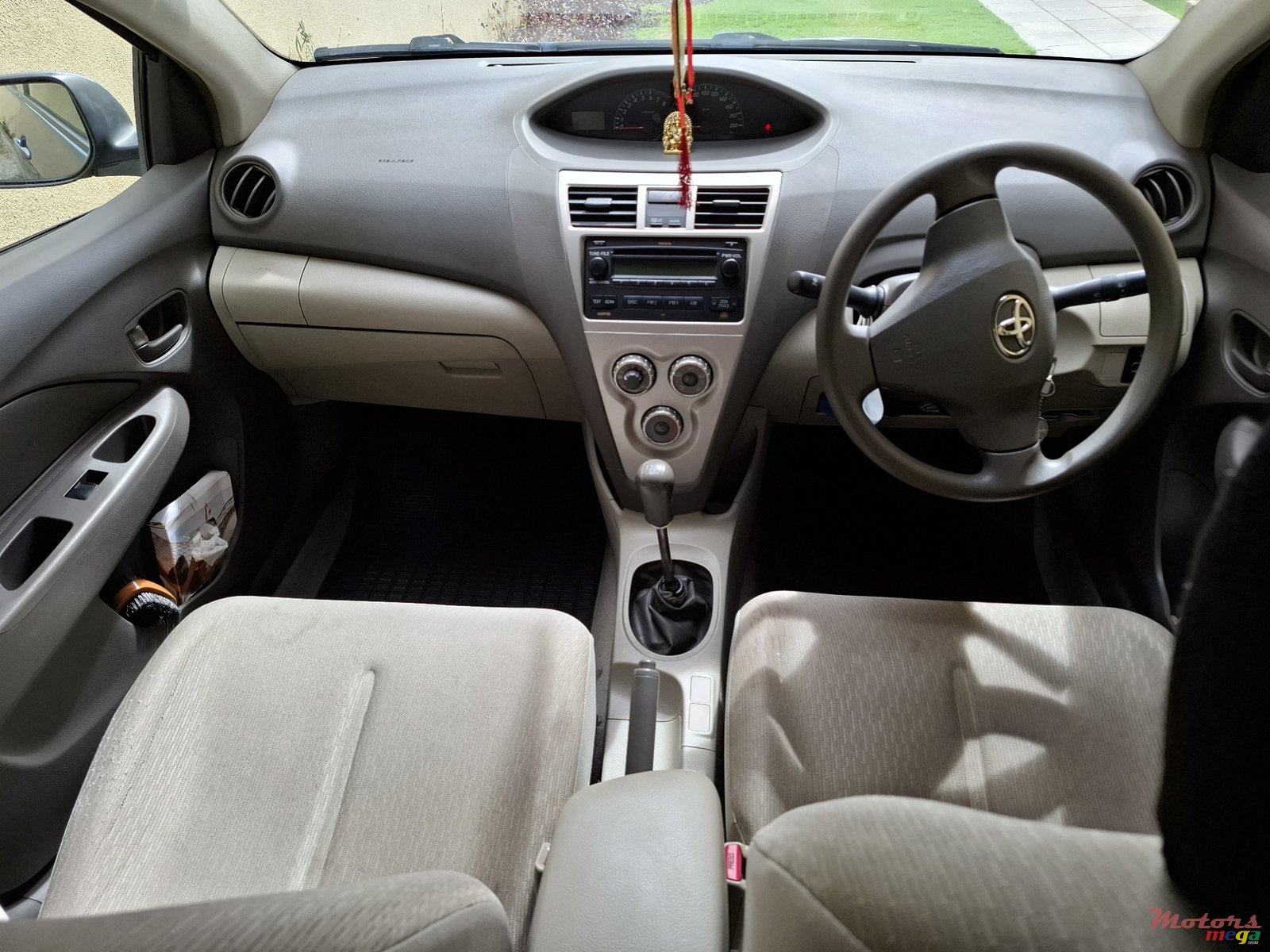 2013' Toyota Belta photo #4