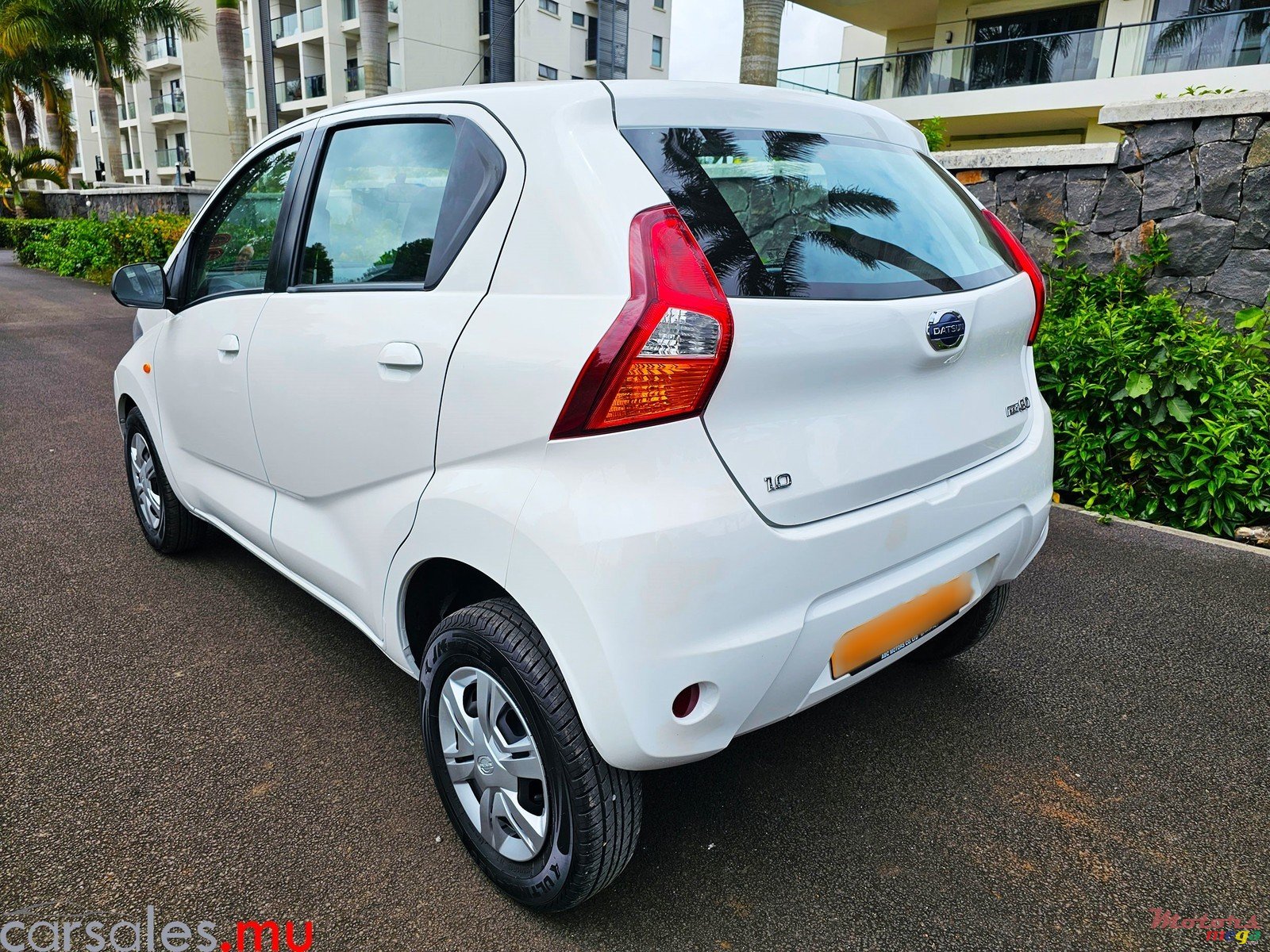 2022' Datsun Redi-Go 1.0 photo #3