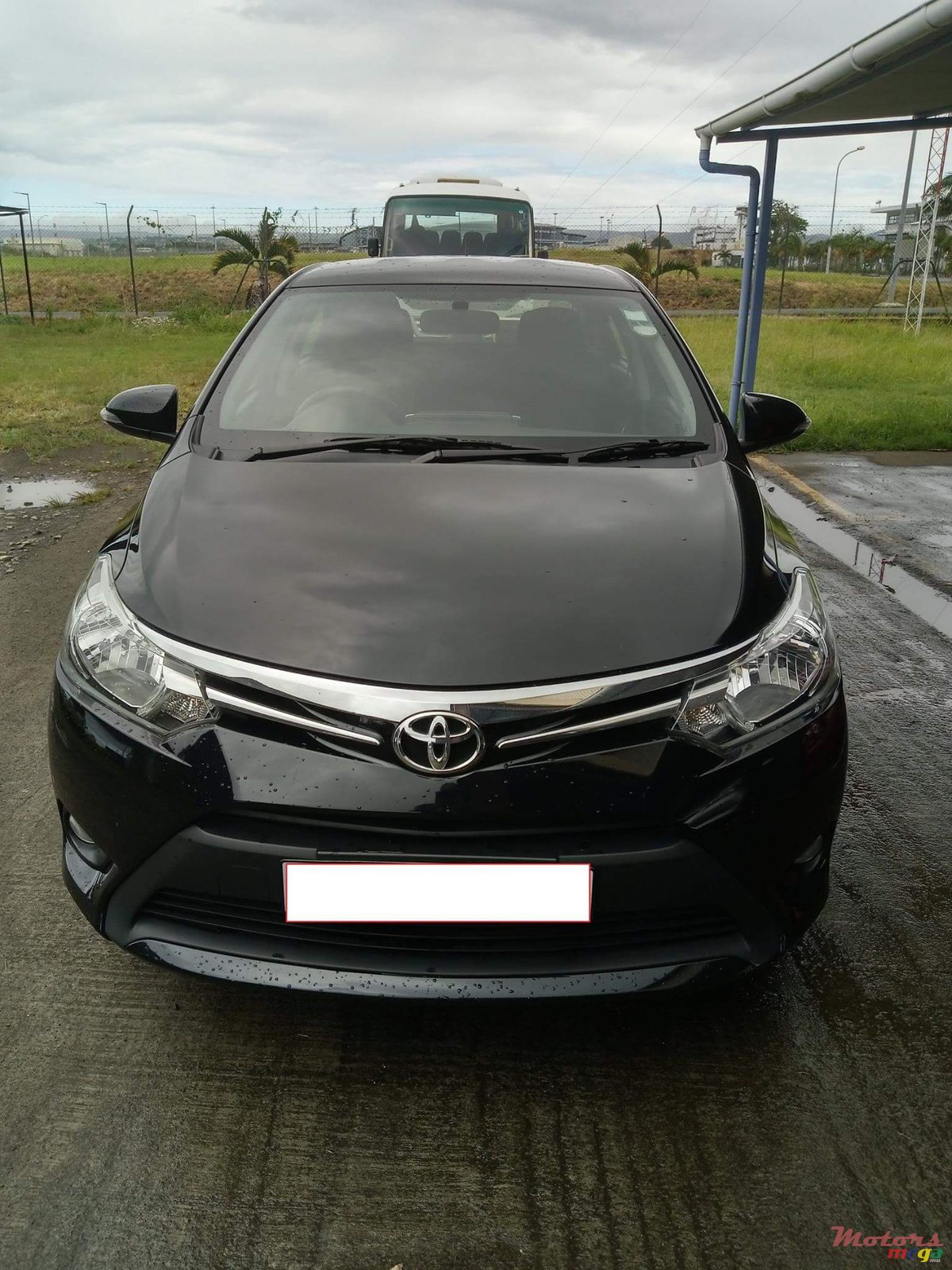 2016' Toyota Yaris photo #2