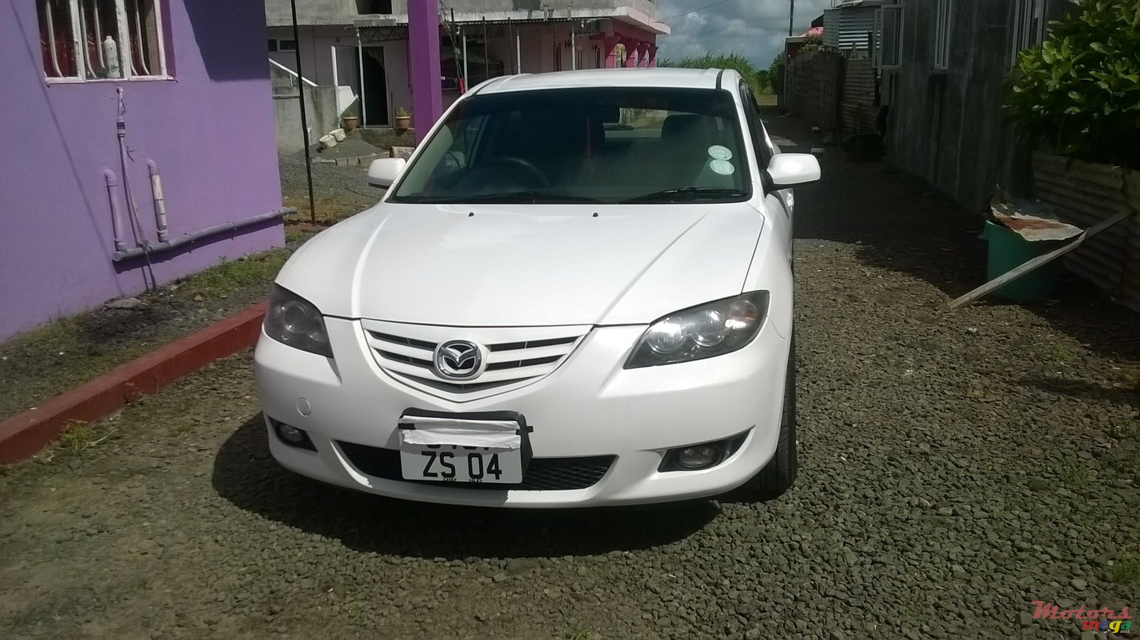 2004' Mazda Axela photo #1