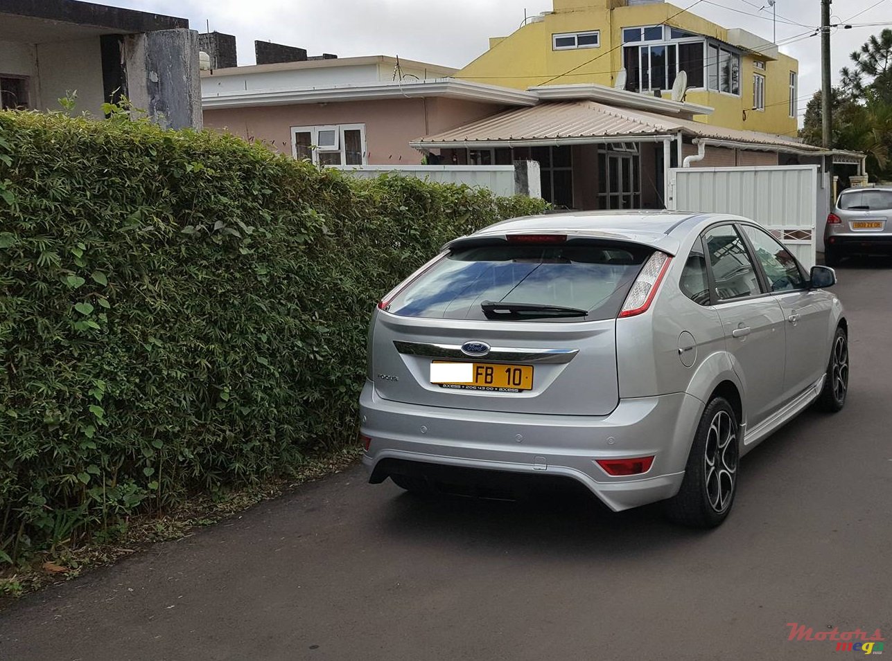 2010' Ford Focus photo #2