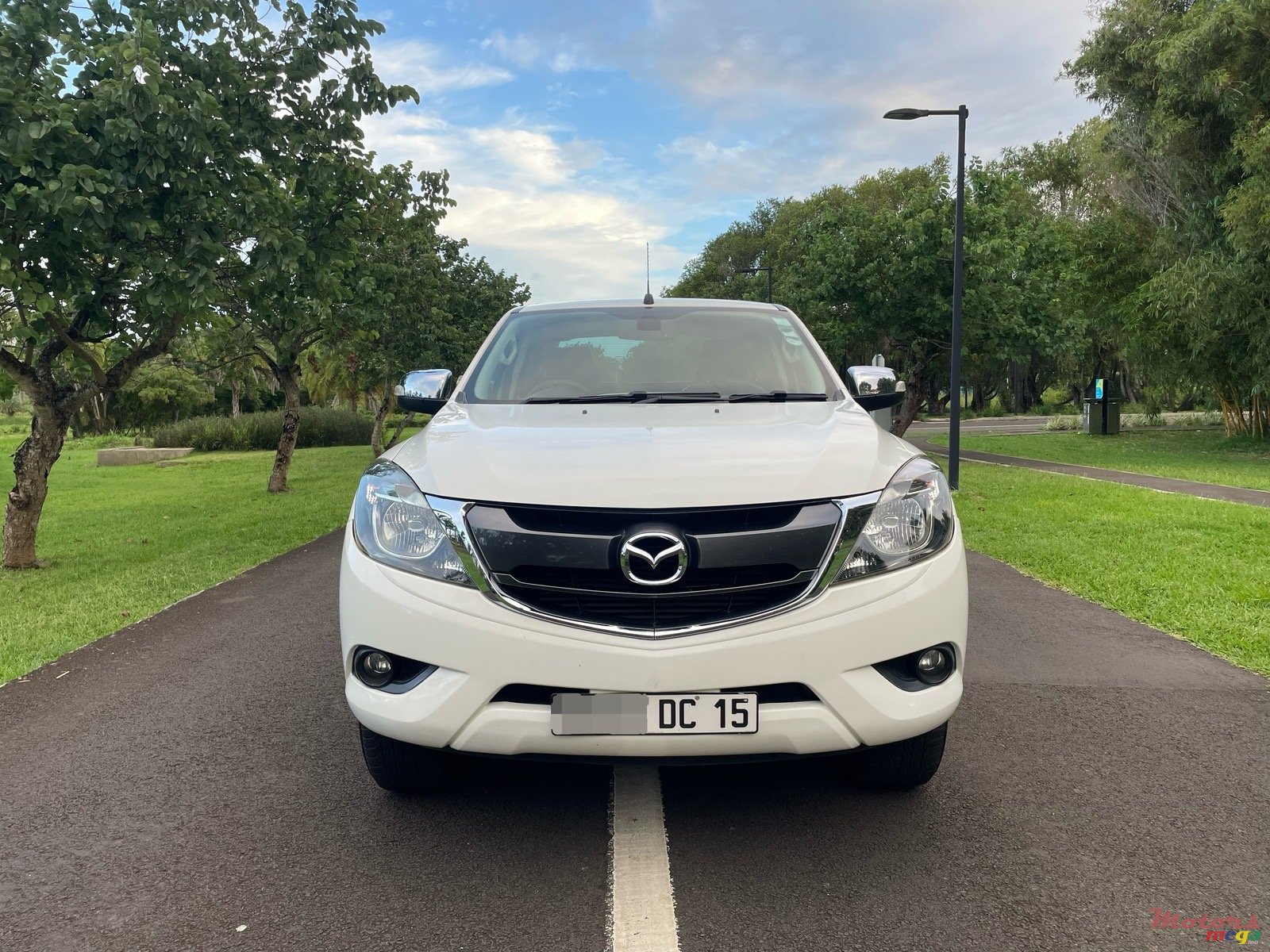 2015' Mazda BT-50 photo #2