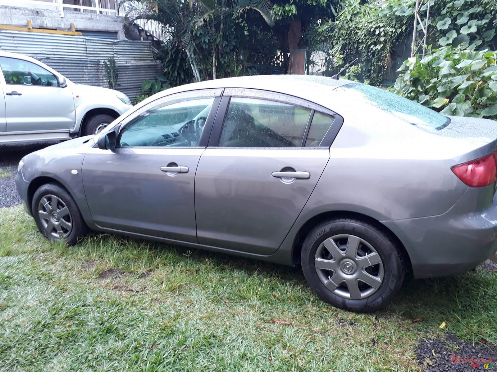 2004' Mazda Axela photo #2