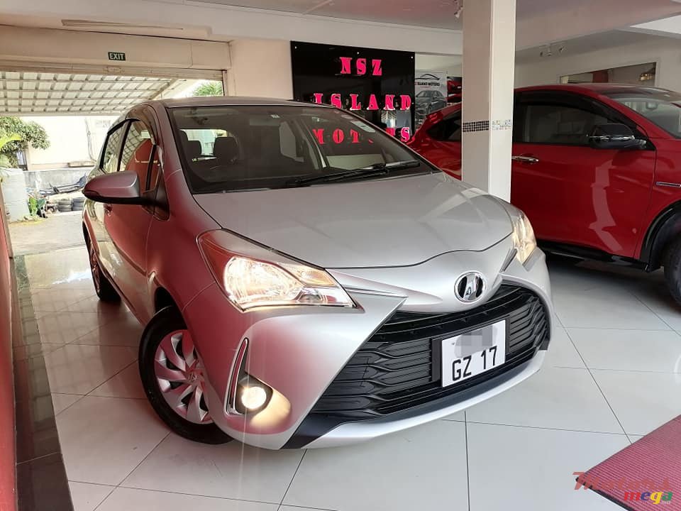 2017' Toyota Vitz photo #2