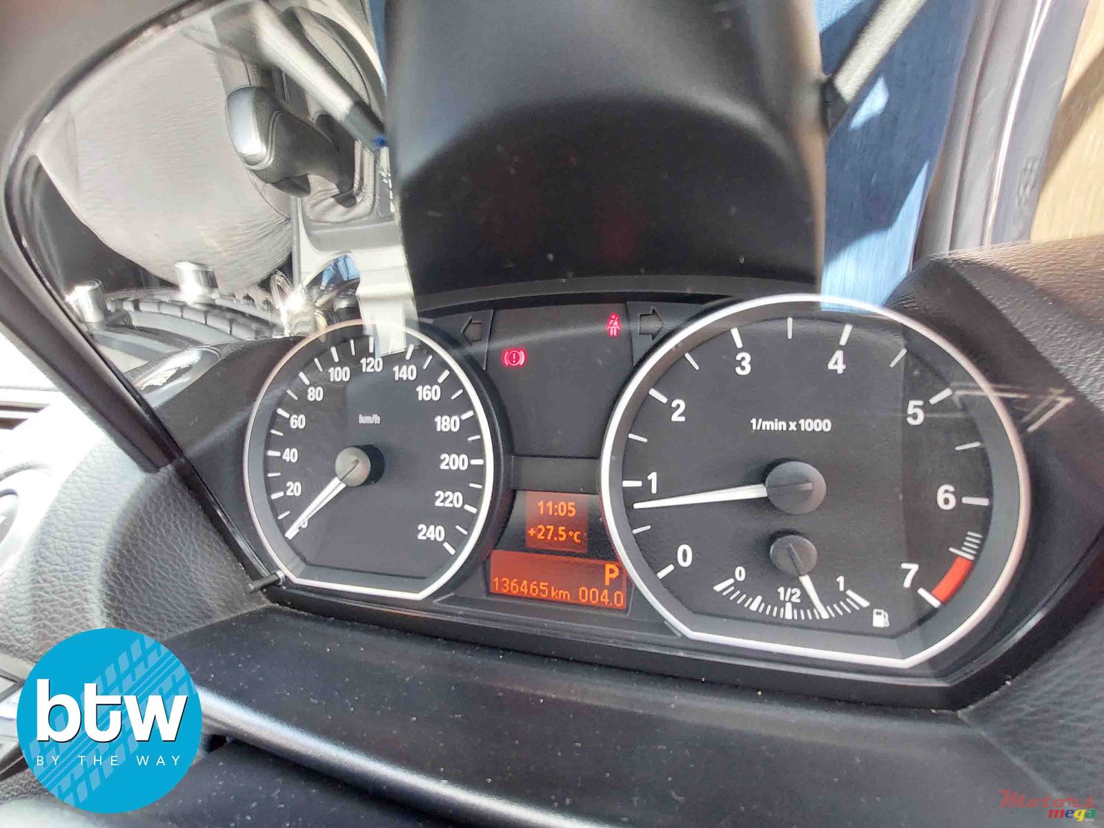 2011' BMW 1 Series photo #7