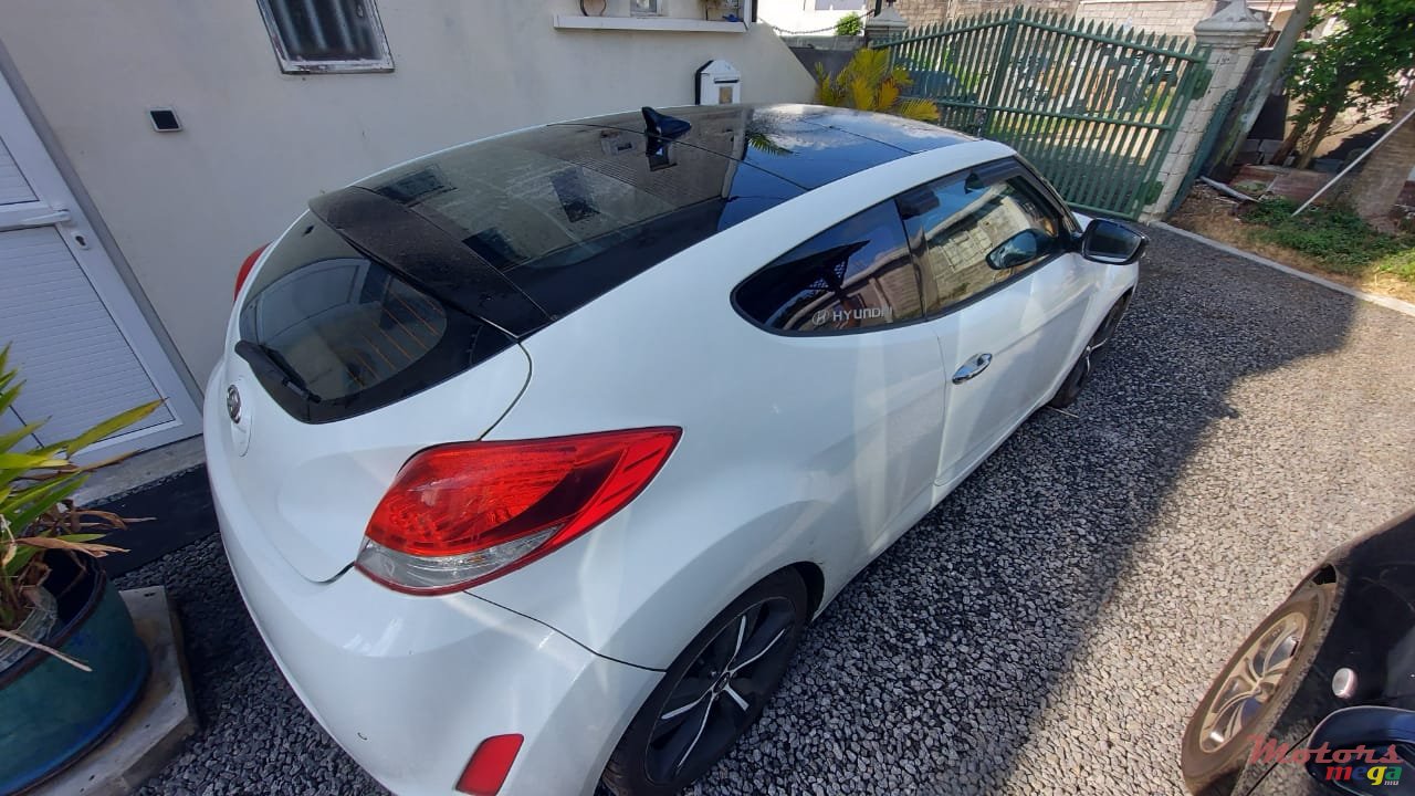 2012' Hyundai Veloster Full Option photo #5