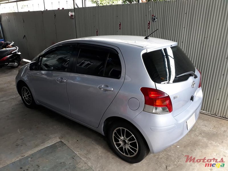 2009' Toyota Vitz vitz photo #3