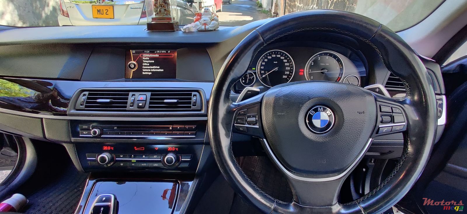 2013' BMW 520 photo #3