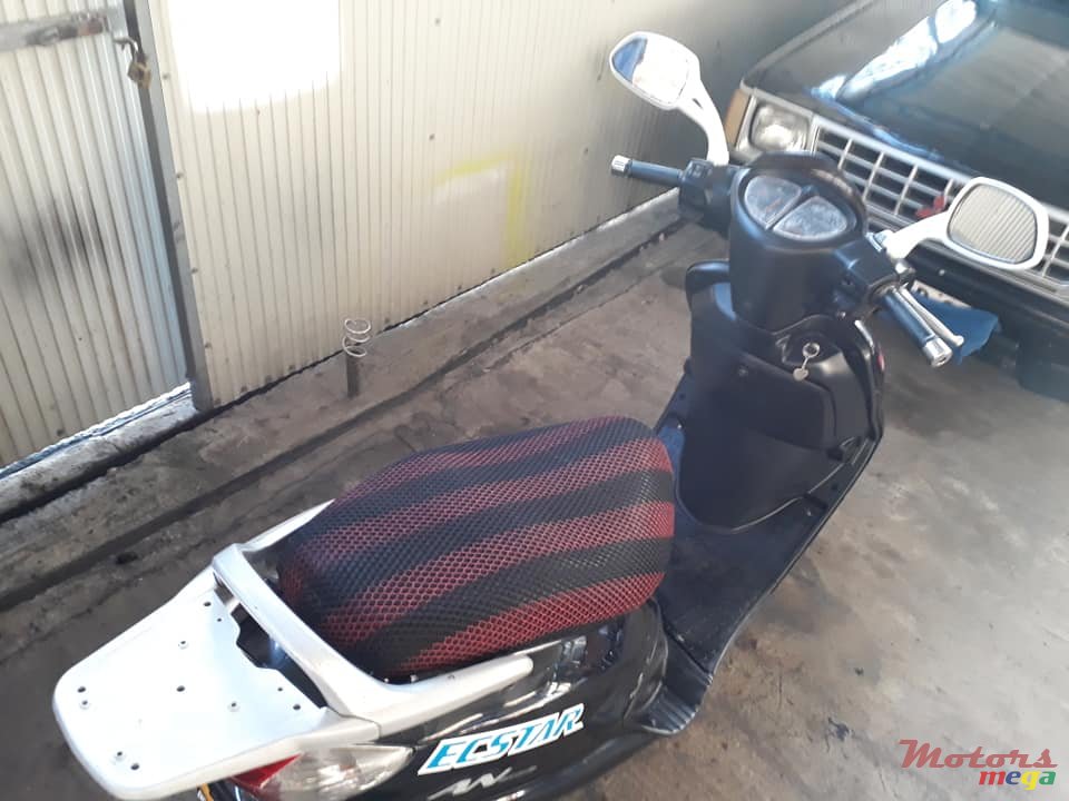 2012' Suzuki AN photo #7