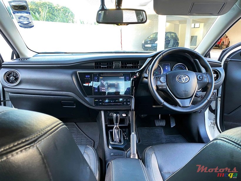 2018' Toyota Corolla Auto 1.6L photo #3