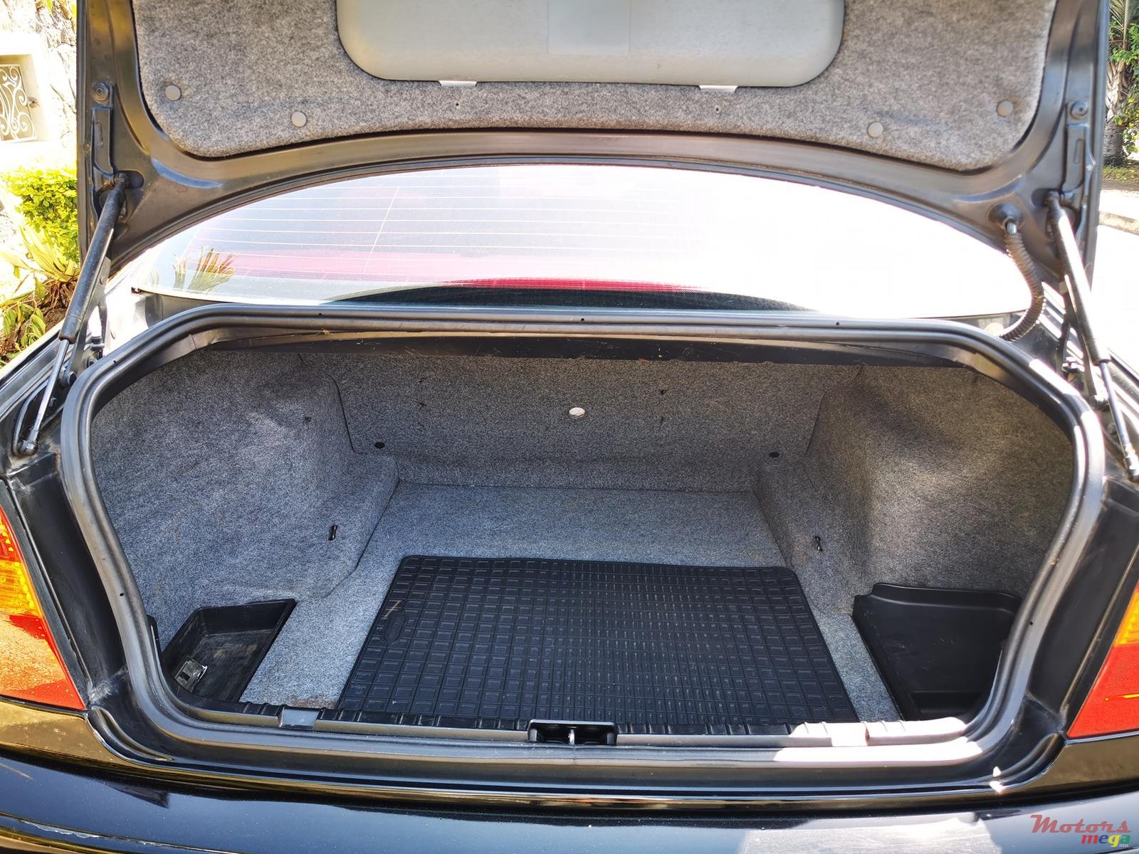 2004' BMW 318 i photo #6