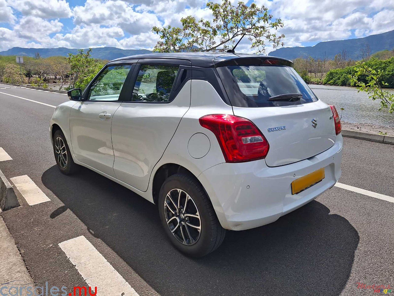 2023' Suzuki Swift GLX 1.2 photo #4