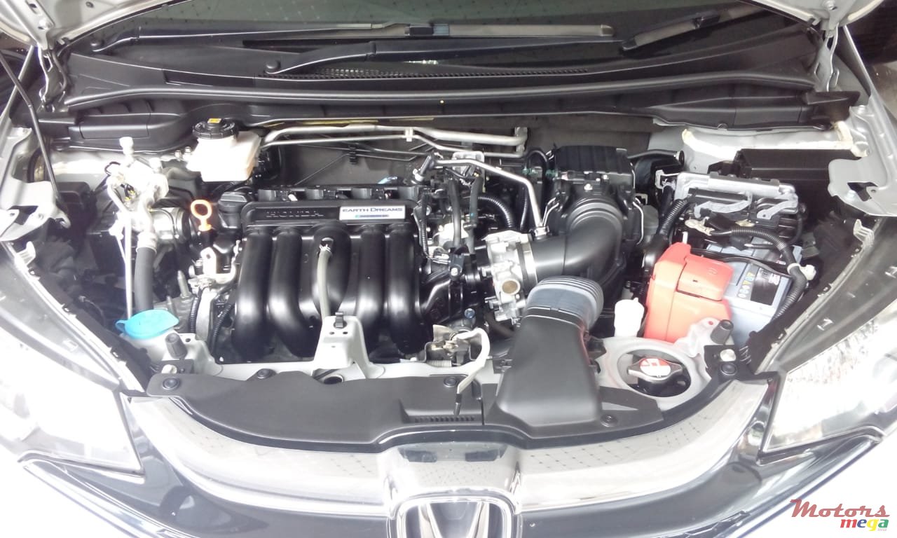 2017' Honda fit Hybrid photo #3